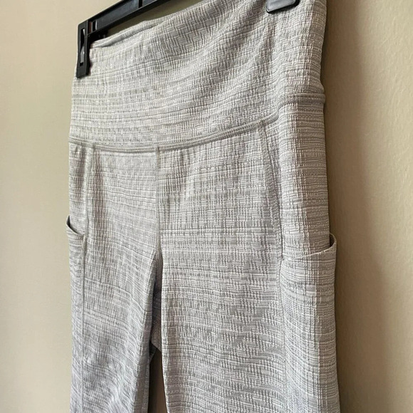 Athleta Women's Small High Rise Jacquard Mesh Chat to Town Capri Crop Leggings - Picture 10 of 16